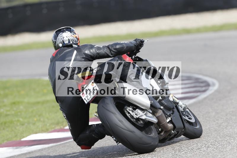 /53 16.09.2025 Track Day Domi Aegerter ADR/Gruppe gruen/backside
